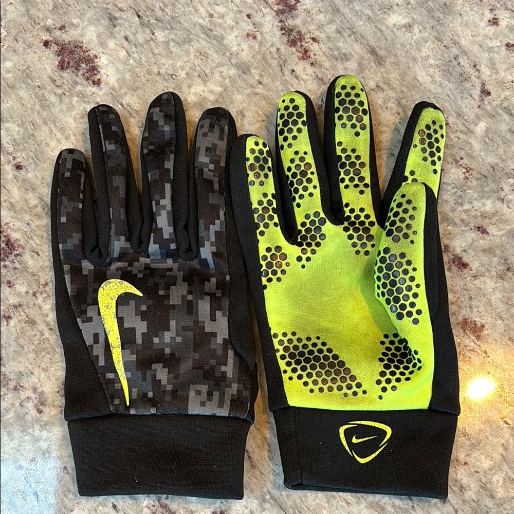 Nike Youth L, Flag/Football Gloves
